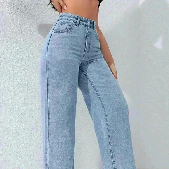 Light Wash Casual Women's Loose Fit Straight-Leg Jeans With Pockets - Picture 5 of 6